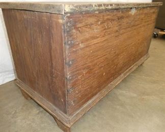 VIEW 2 CLOSEUP DOVETAIL BOX