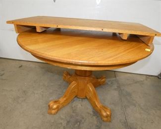 OAK DINING TABLE W/ LEAF