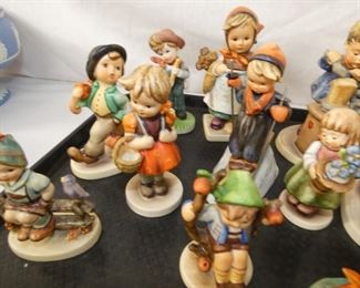 VIEW 3 CLOSEUP COLL. HUMMELS