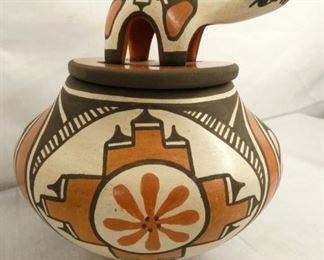 VIEW 2 CLOSEUP SIGNED W/ LID