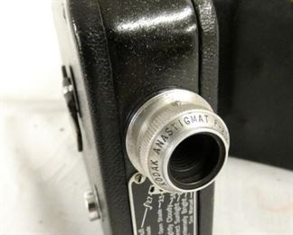 VIEW 2 CLOSEUP KODAK 8 W/ CASE