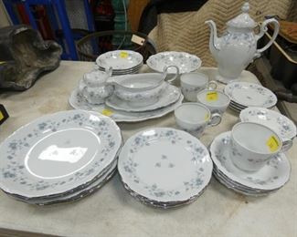 SEV. PIECES BAVARIA CHINA