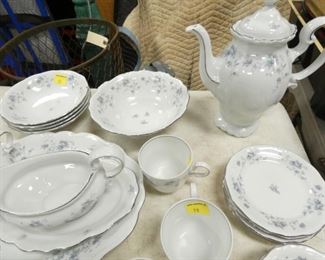 VIEW 2 CLOSEUP BAVARIA FINE CHINA