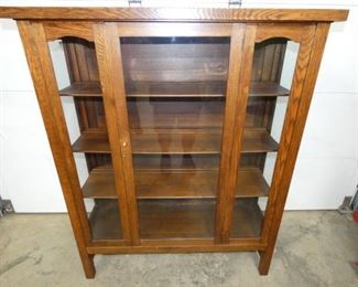 VIEW 2 CLOSEUP W/ GLASS SIDES