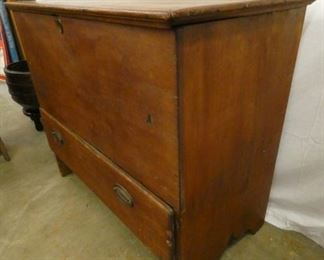 VIEW 2 CLOSEUP W/ DRAWER