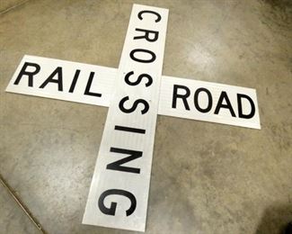 VIEW 3 CLOSEUP RR CROSSING SIGN