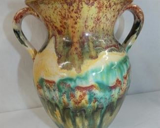 10IN AR COLE DOUBLE HANDLE POTTERY VASE