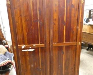 BLIND DOOR CEDAR WARDROBE