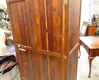 VIEW 2 CLOSEUP WARDROBE