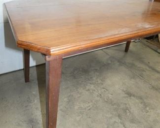 VIEW 3 CLOSEUP HANDMADE TABLE