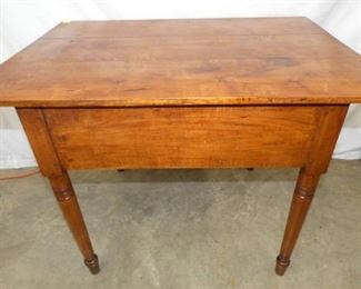 3 BOARD TOP PEGGED TABLE