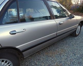 VIEW 10 CLOSEUP 4 DOOR