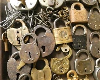 COLLECTION EARLY LOCKS