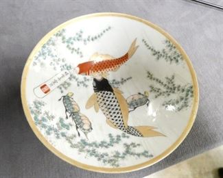 ORIENTAL BOWL W/ GOLD FISH