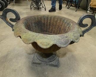 CAST IRON DOUBLE HANDLE PLANTER
