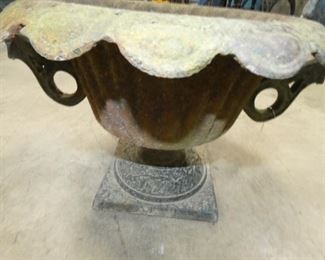 VIEW 3 CAST IRON PLANTER