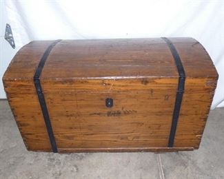 WOODEN CAMEL BACK TRUNK