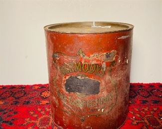 Tobacco tin