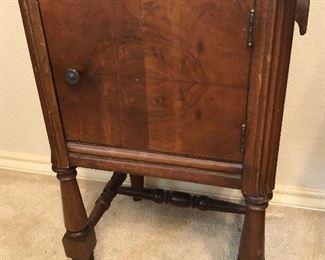 Vintage End Table w/Storage Area