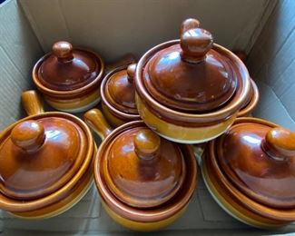 Gibson Home Soup Crocks w/Lids