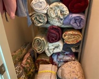 Lots of Comforters, Sheet Sets and Blankets for Queen and Full Size Beds