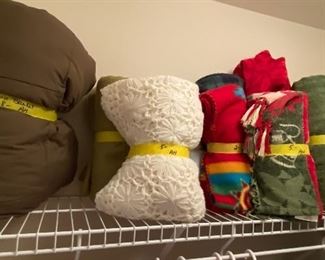 Lots of Comforters, Sheet Sets and Blankets for Queen and Full Size Beds