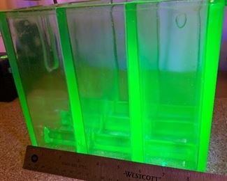 3 cell Uranium Battery Box. 
VERY RARE!!