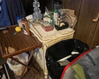 Crystal lamp and vintage furniture.