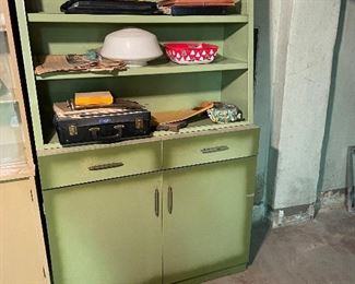 Metal cabinet