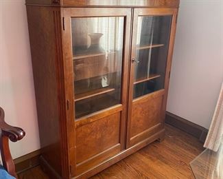 Vintage bookcase w/glass doors