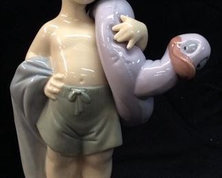 LLADRO NAO FUN IN THE SUN FIGURINE