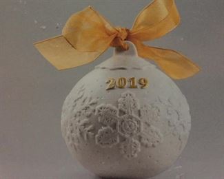 2019 LLADRO GOLDEN LUSTER