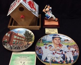 BASEBALL COLLECTIBLES, TED WILLIAMS FIGURE, PLATE, BOSTON RED SOX BIRD HOUSE,