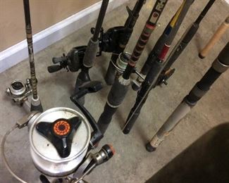 FISHING RODS AND REELS, QUANTUM BAITCASTER