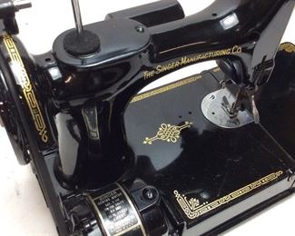 ANTIQUE SINGER PORTABLE SEWING MACHINE