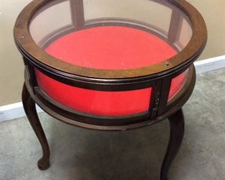 VTG. 3 LEG CURIO DISPLAY TABLE