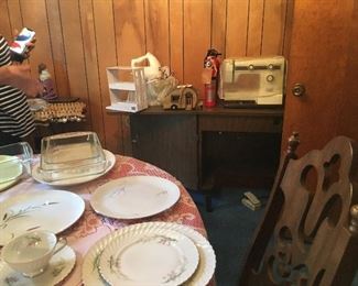 SEWING MACHINE, FINE CHINA