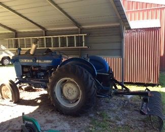 FORD 3000 TRACTOR, GOOD RUNNING CONDITION