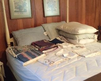 FRENCH PROVINCIAL BEDROOM SUITE