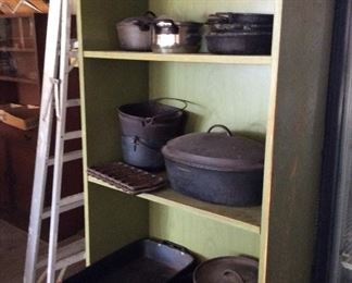 CAST IRON POTS AND PANS