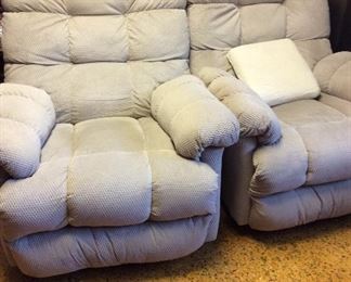 POWER RECLINER CHAIRS
