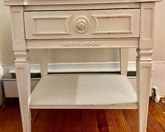 Nightstand/Side Table