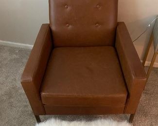 SAFAVIEH Roald Mid-Century Modern Sofa Accent Chair(s)