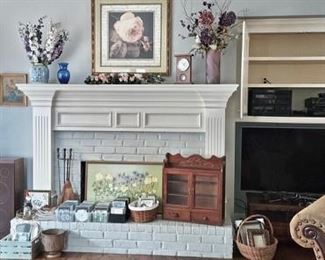 Decor, Stereo W/Speakers, Samsung Smart TV, CD's