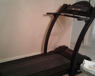 PRO FORM J8 CUSHION DECK TREADMILL EXCELLENT CONDITION