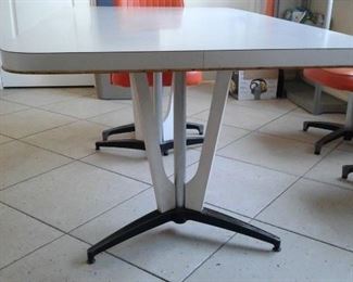 MID CENTURY CHROM CRAFT DINING TABLE