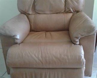 FLEX STEEL CARAMEL COLOR RECLINER