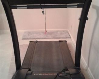 PRO FORM J8 CUSHION DECK TREADMILL EXCELLENT CONDITION