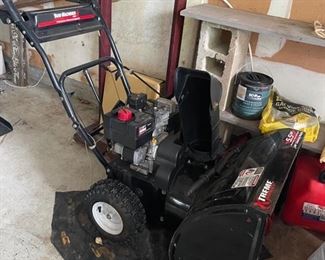 Yard Machines 5.5hp 24" snowblower 