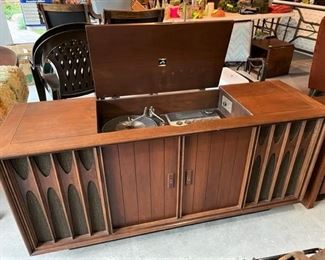 MCM record player stereo